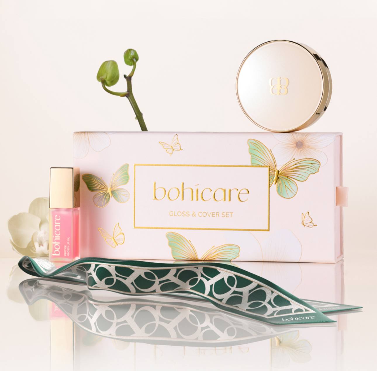 BOHICARE GLOSS & COVER SET &ndash; элегантный набор, включающий кушон с адаптивным покрытием, питательное масло для губ с пептидами и шарф-твилли в классическом стиле